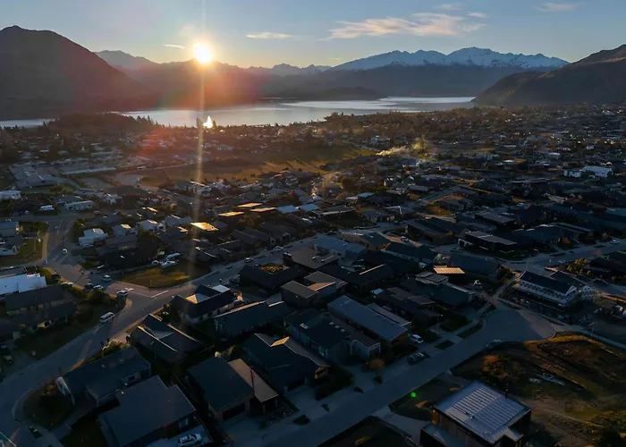 Eliza's Escape With Mountain Views * Wanaka