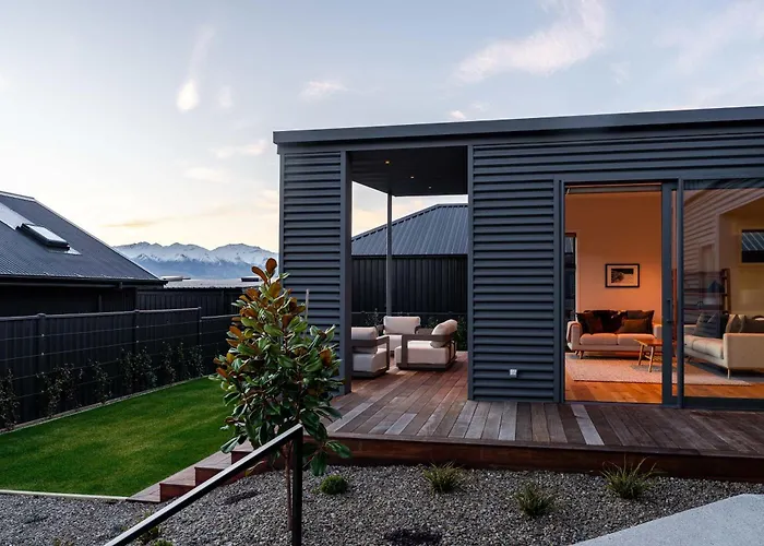 Eliza's Escape With Mountain Views *